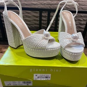 Gianni Bini White Pearl Platform